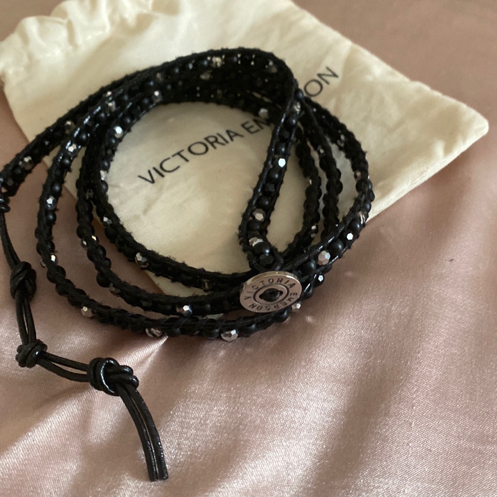 New Authentic Victoria Emerson Wrap Bracelet 25$